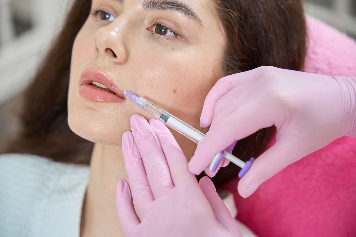 Cannulas vs Needles for Filler: Make an Informed Decision - Education article by Dr. Rohit Kumar RK Medical Aesthetics
